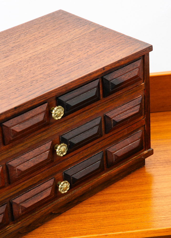 Mid Century Modern Jewelry Chest Three Drawer Walnut Drawer Ricardo Lynn & Co - Image 12