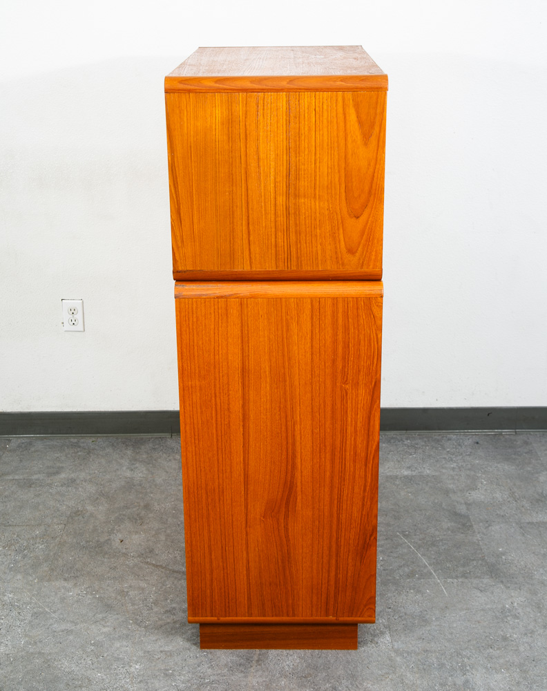 Mid Century Danish Modern Bookshelf Cabinet Teak Shelves Glass Doors Display Mcm - Image 3