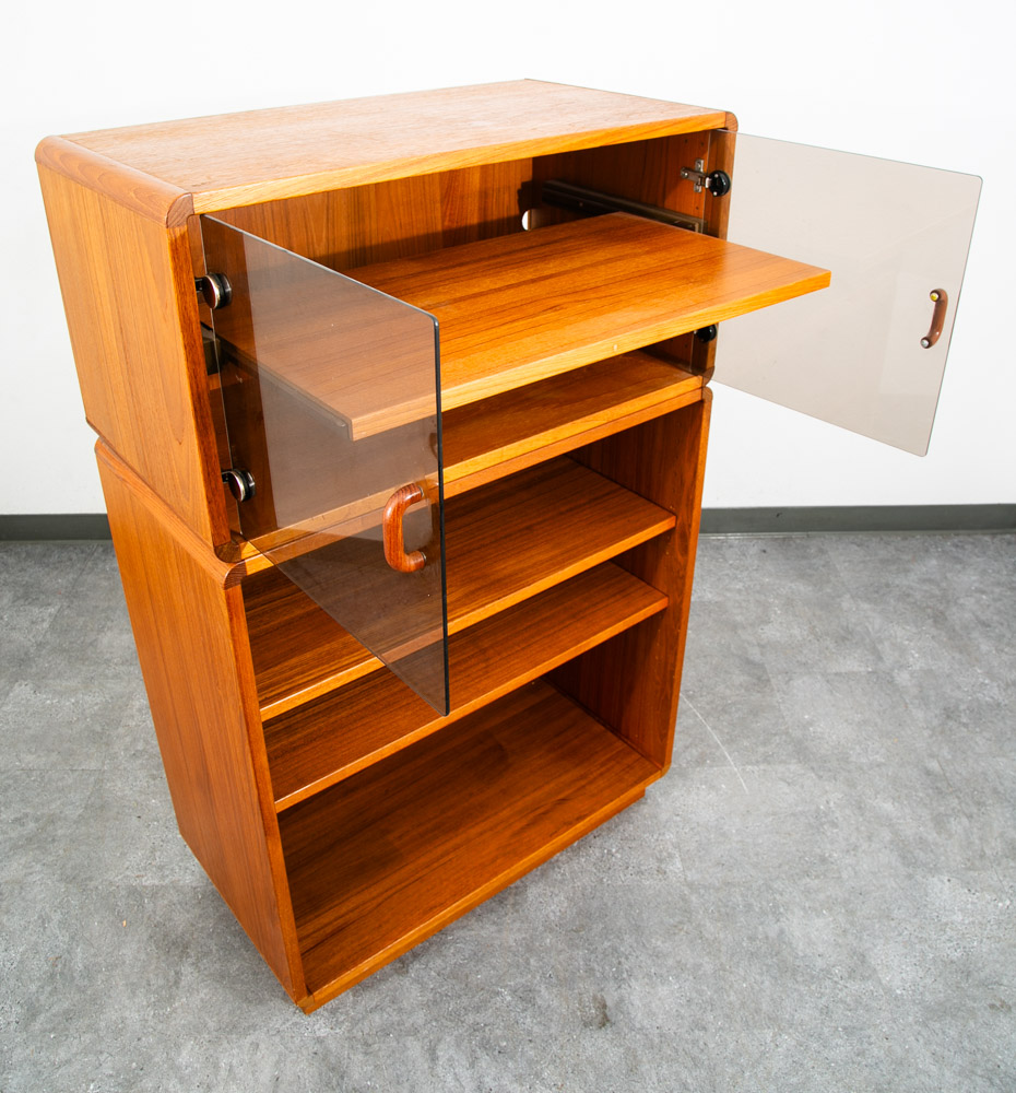 Mid Century Danish Modern Bookshelf Cabinet Teak Shelves Glass Doors Display Mcm - Image 7