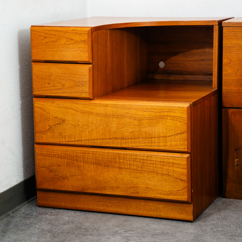 Mid Century Danish Modern Headboard Bed Frame Scova Teak nighstands Queen Mint - Image 6
