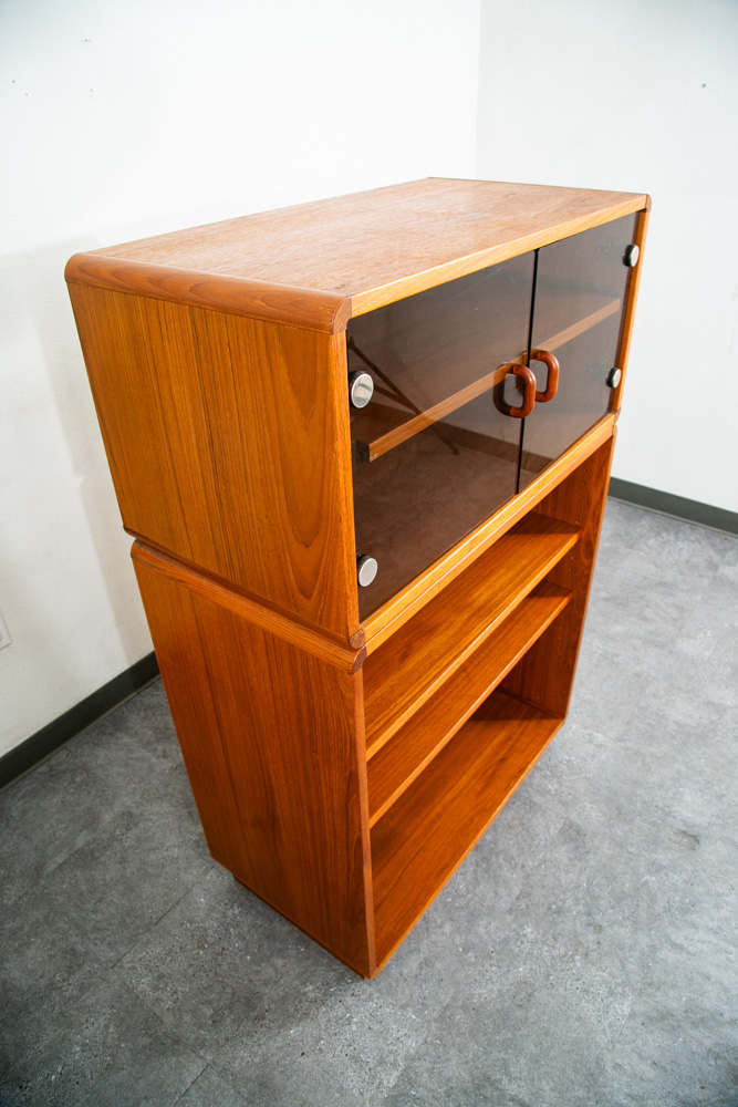 Mid Century Danish Modern Bookshelf Cabinet Teak Shelves Glass Doors Display Mcm - Image 6