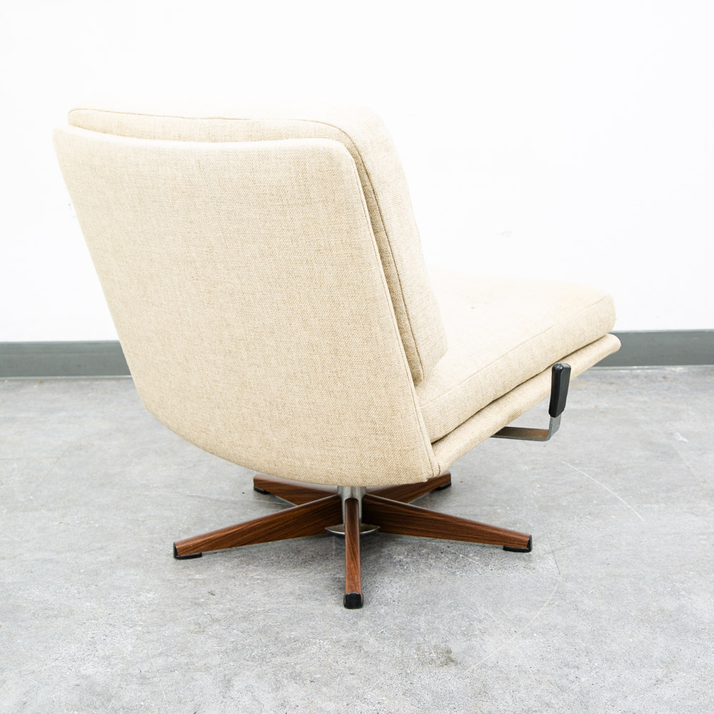 Mid Century Danish Modern Lounge Chair Tan Swivel Denmark Swivel Slatte Sweden - Image 5